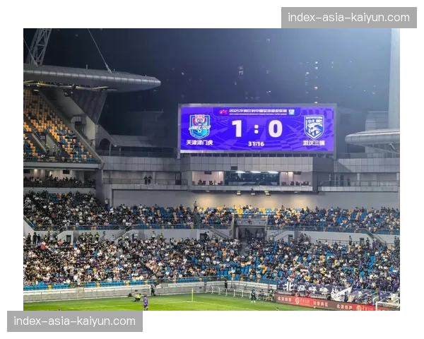 武汉三镇1-1战平天津津门虎，主队全场20脚射门仅由点球破门