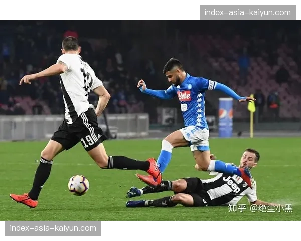 战那不勒斯，尤文图斯赛前训练重点演练边后卫套上传中战术